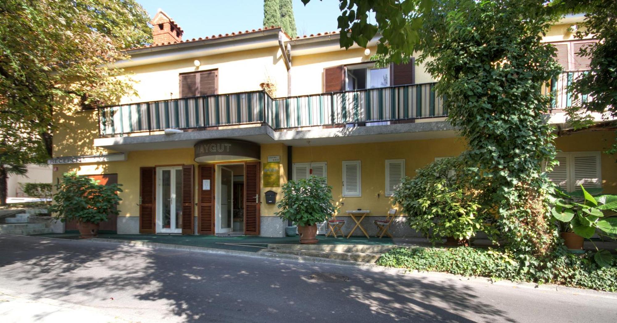 Forgotten Garden Apartments Порторож Экстерьер фото